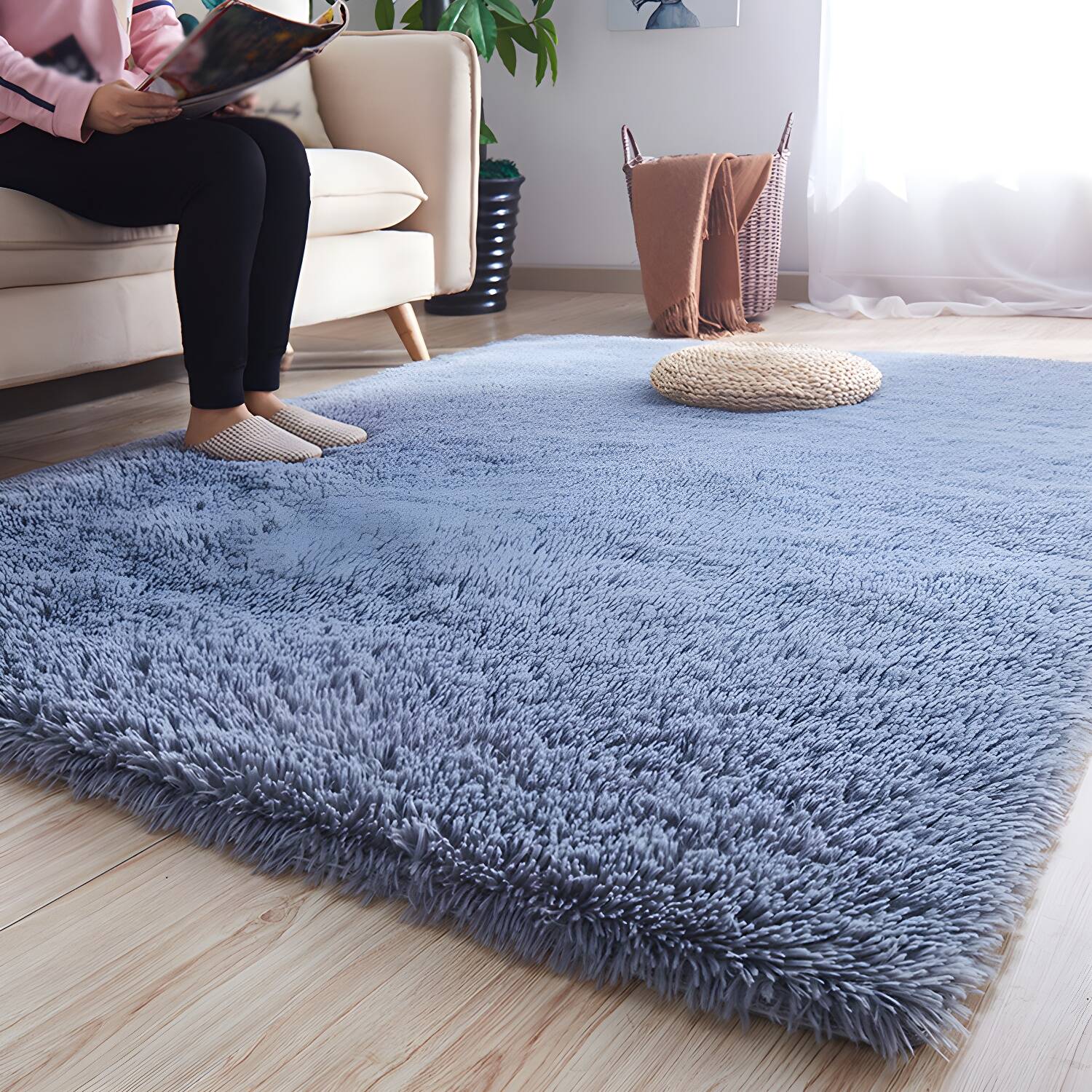 Soft Casual Shag Area Rug Minimalist Solid Carpet Polyester Non-Slip Backing Rug for Living Room