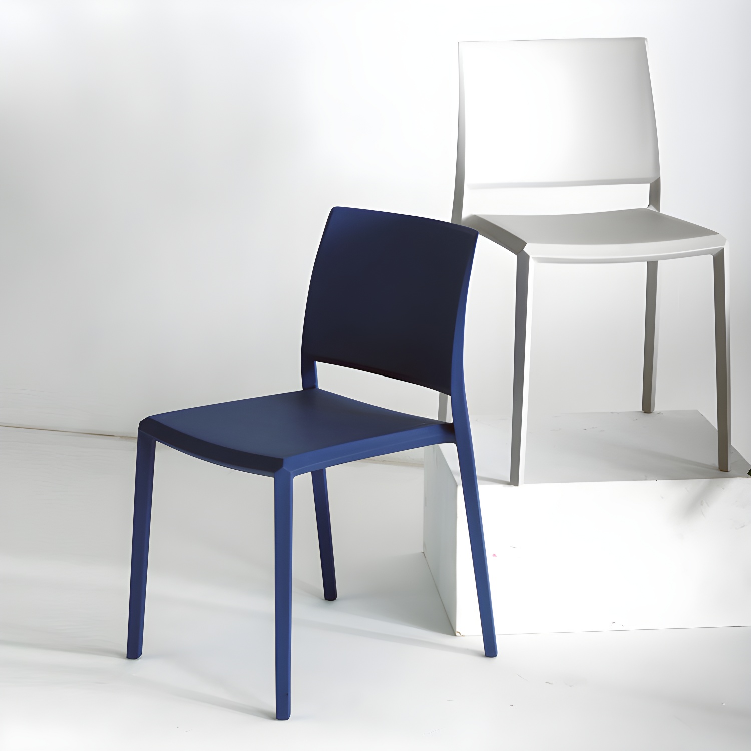 Nordic Style Plastic Dining Chair Open Back Dining Side Chair for Restaurant