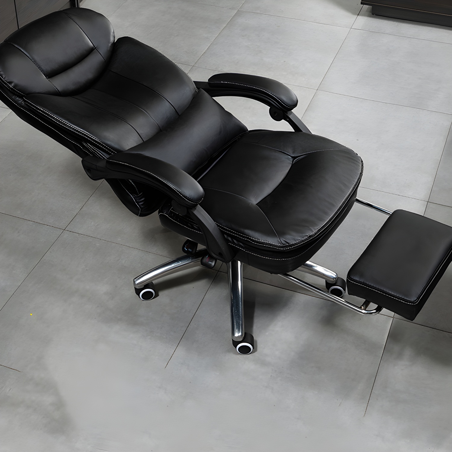 Modern Padded Arms Leather Office Chair Adjustable Seat Height with Wheels