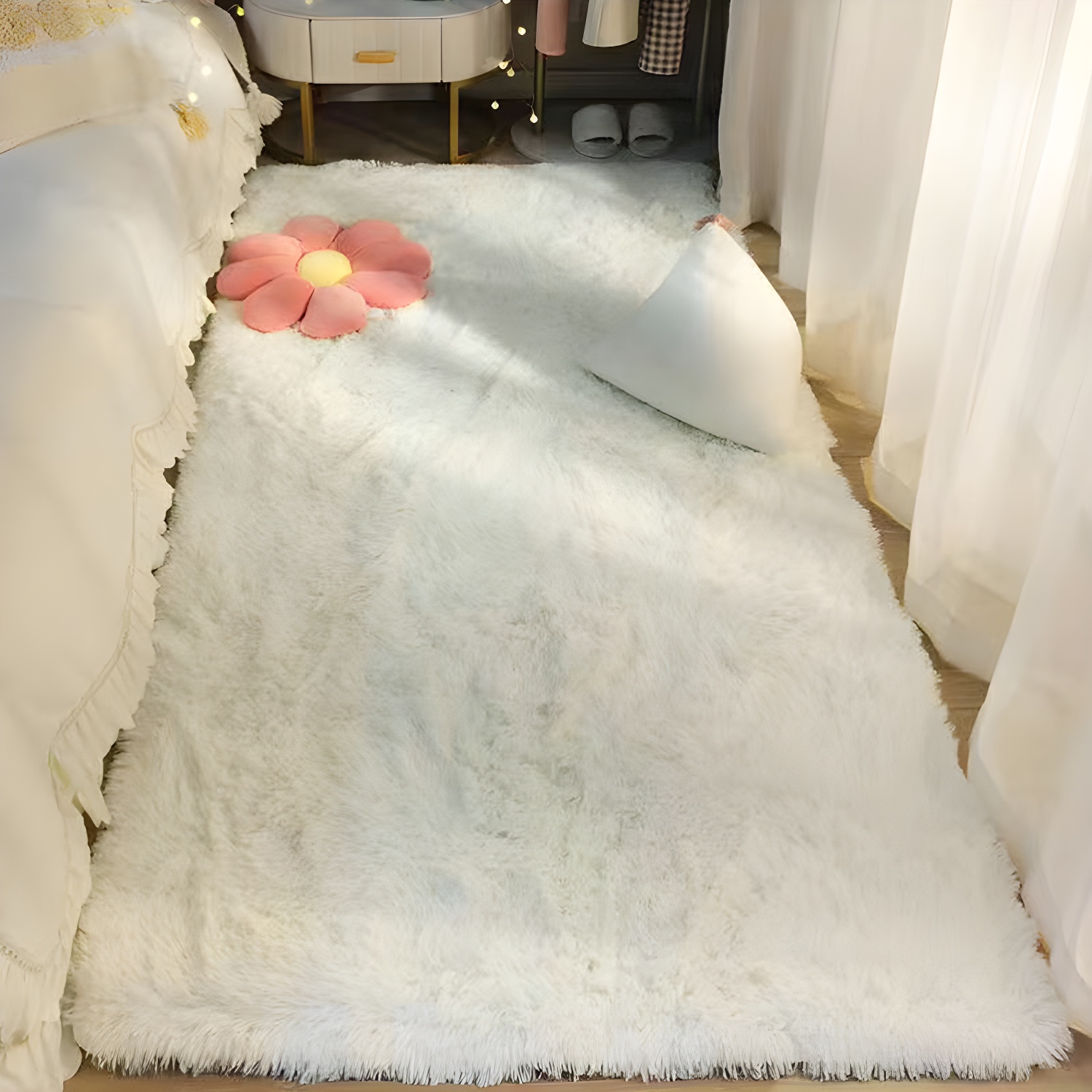 Thick Modern Flannel Area Rug in Solid Colour for Indoor Use with Shag Feature