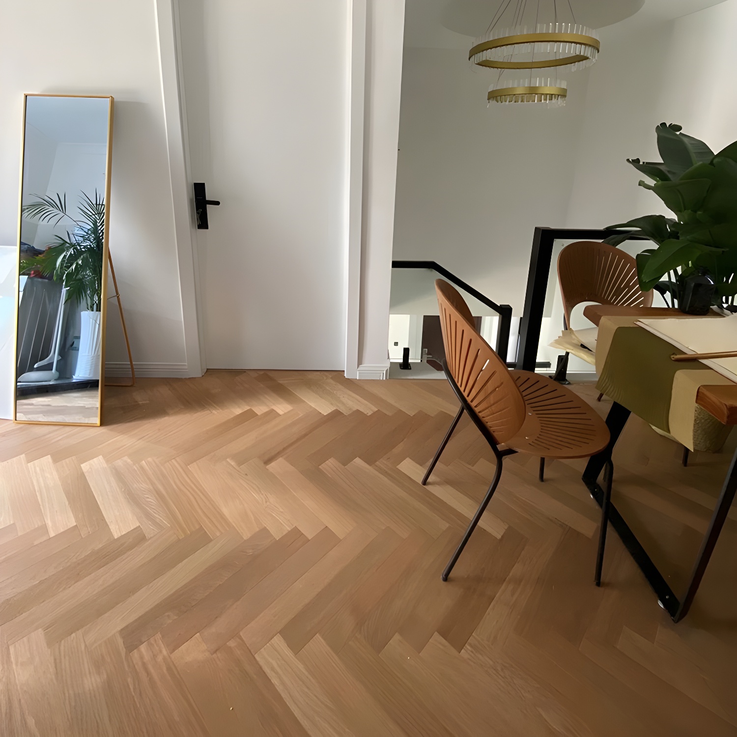 Medium Wood Laminate Flooring with Scratch Resistant and Low Gloss Finish