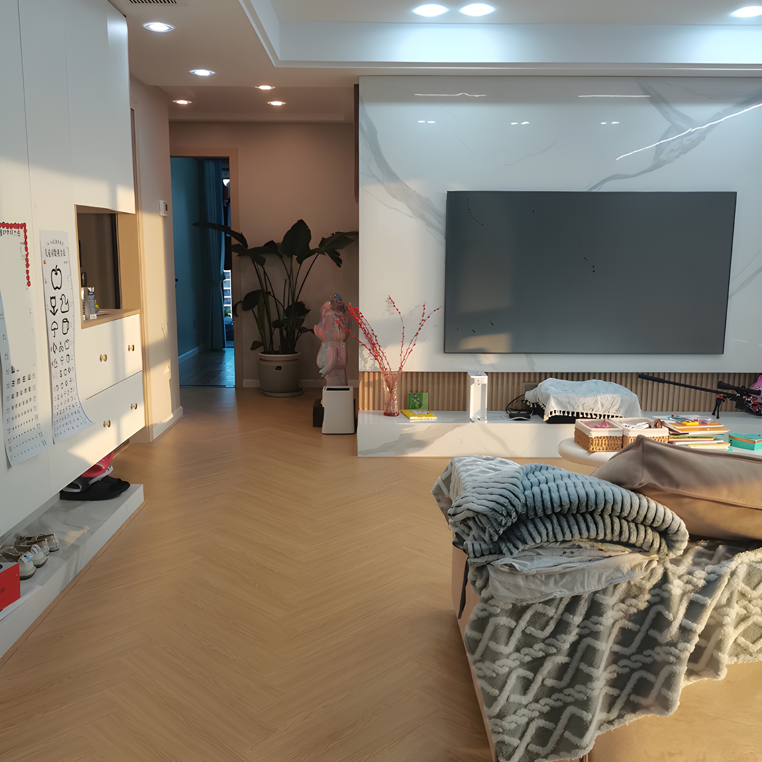 Scratch and Slip Resistant Laminate Wood Planks for Living Space, Waterproof