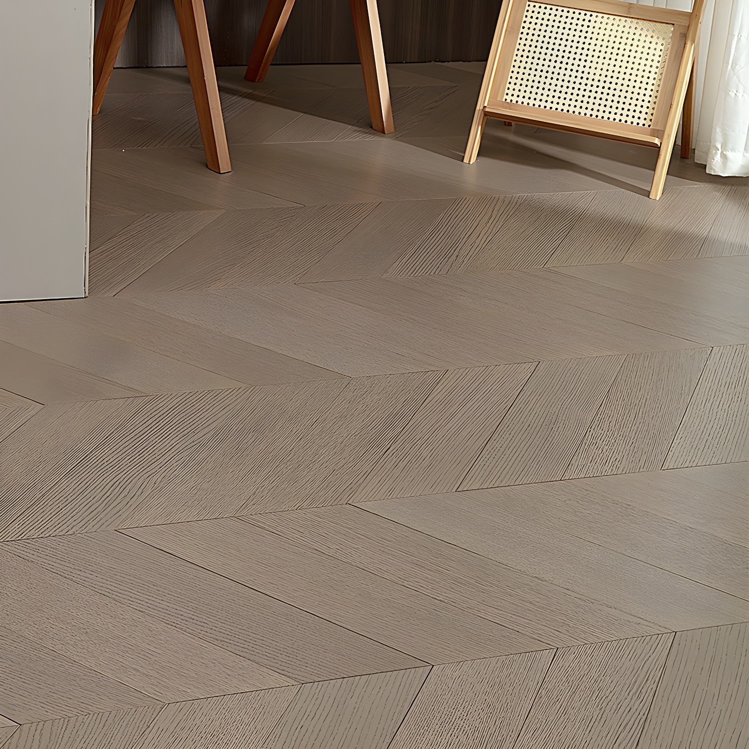 Waterproof Scratch Resistant Laminate Wood Planks - Beautiful and Stylish Flooring for Living Space