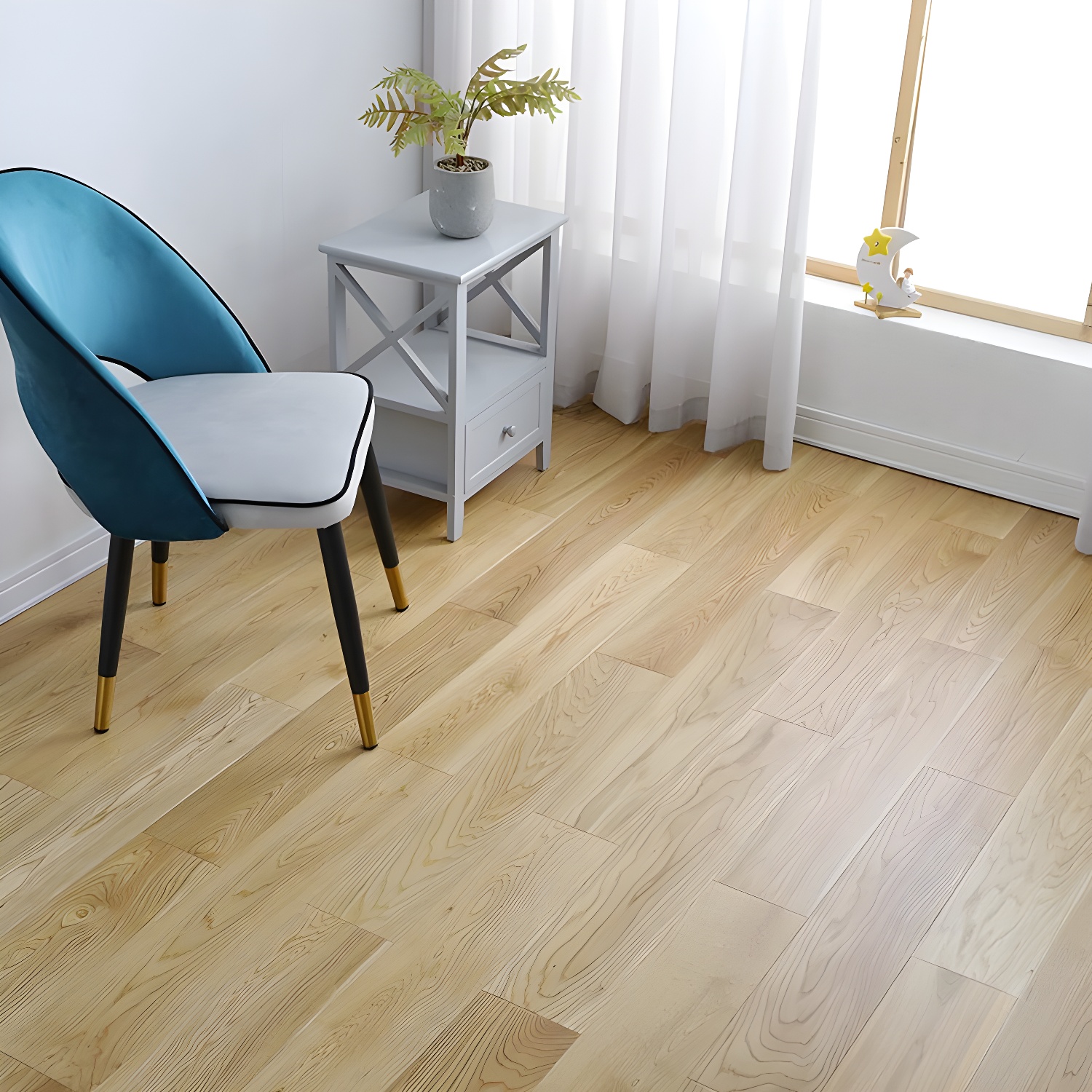 Water Resistant Oak Hardwood Flooring with Matte Finish and Wire Brushed Texture