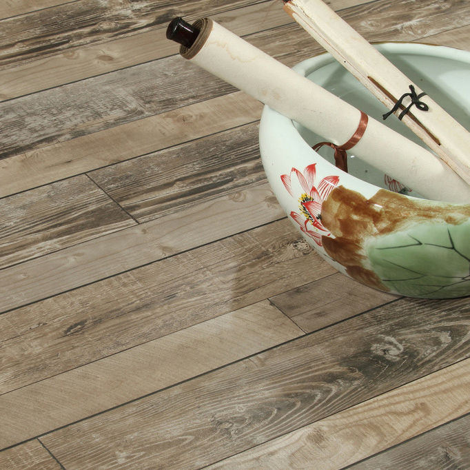 Scratch-Resistant Laminate Wood Planks - Smooth Way to Enhance Your Living Space