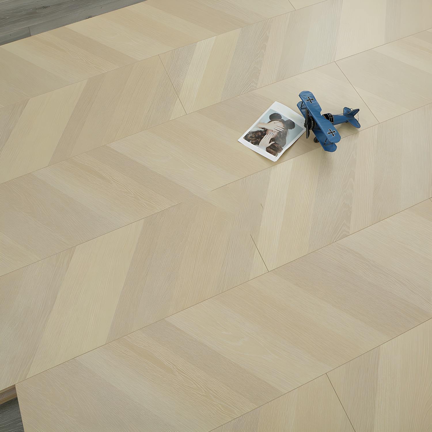 Stylish Low Gloss Laminate Wood Flooring - Timeless and Beautiful Wood Grain Variation