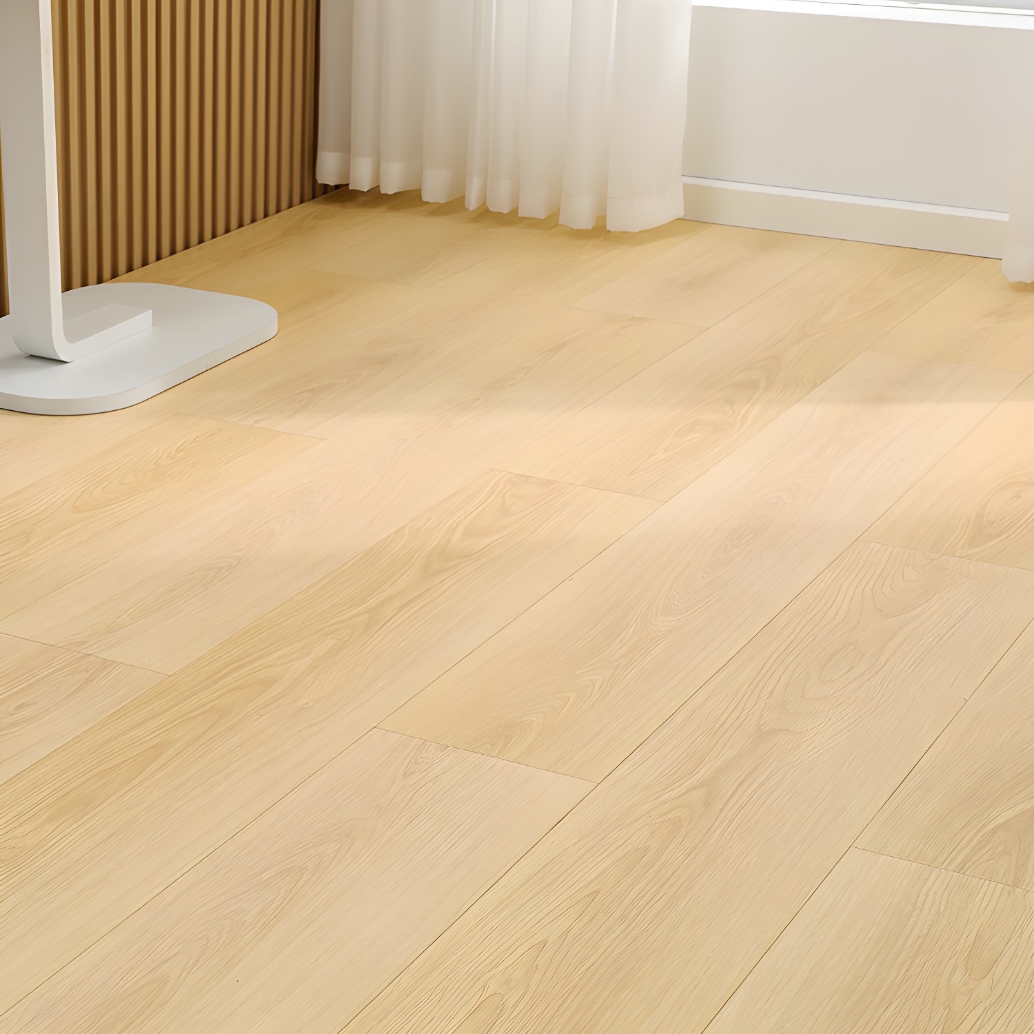 Stylish HDF Laminate Wood Planks - Waterproof Scratch Resistant Flooring for Modern Living Spaces