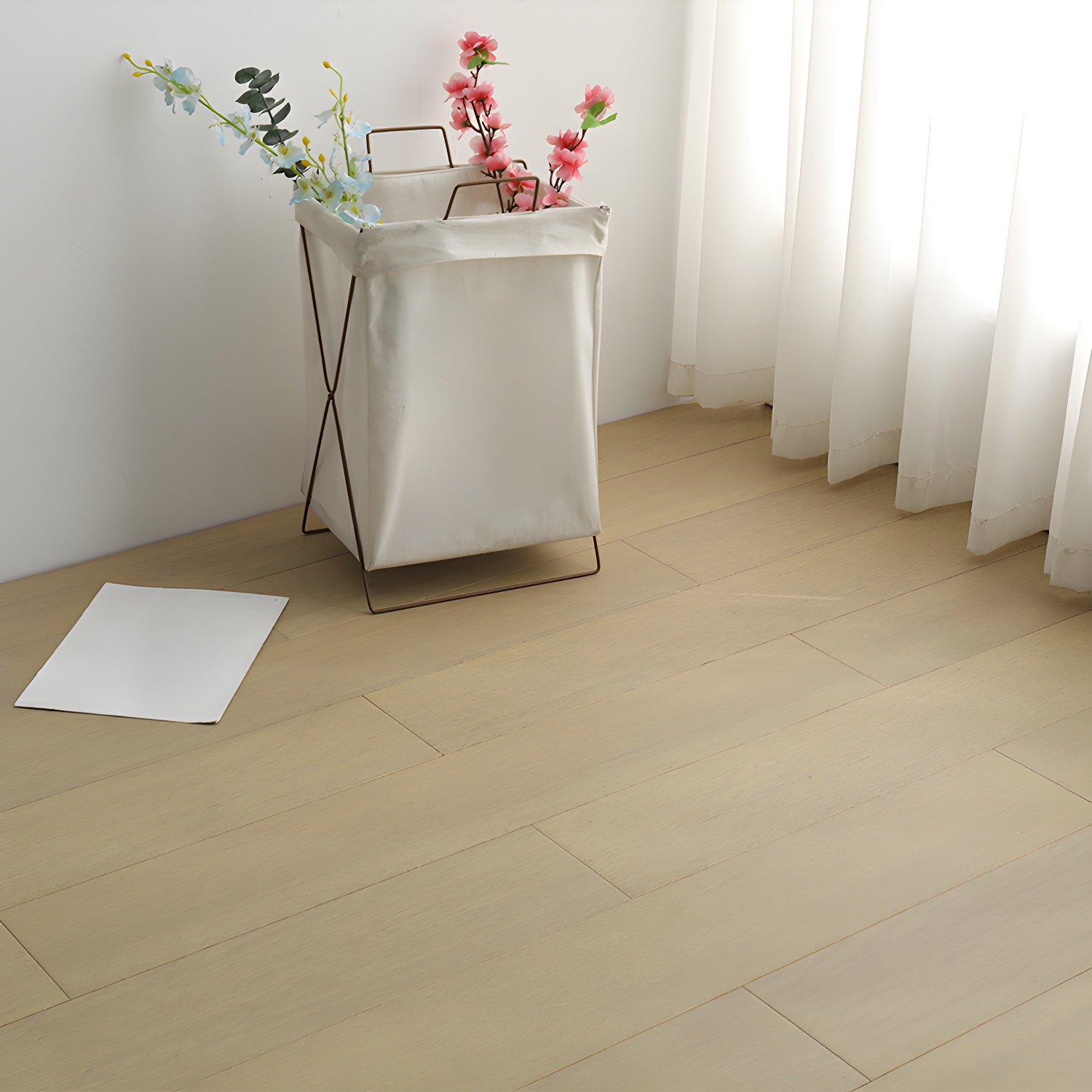 Waterproof and Scratch Resistant Brown Wood Click-Lock Brown Finish Modern Style Hardwood Flooring