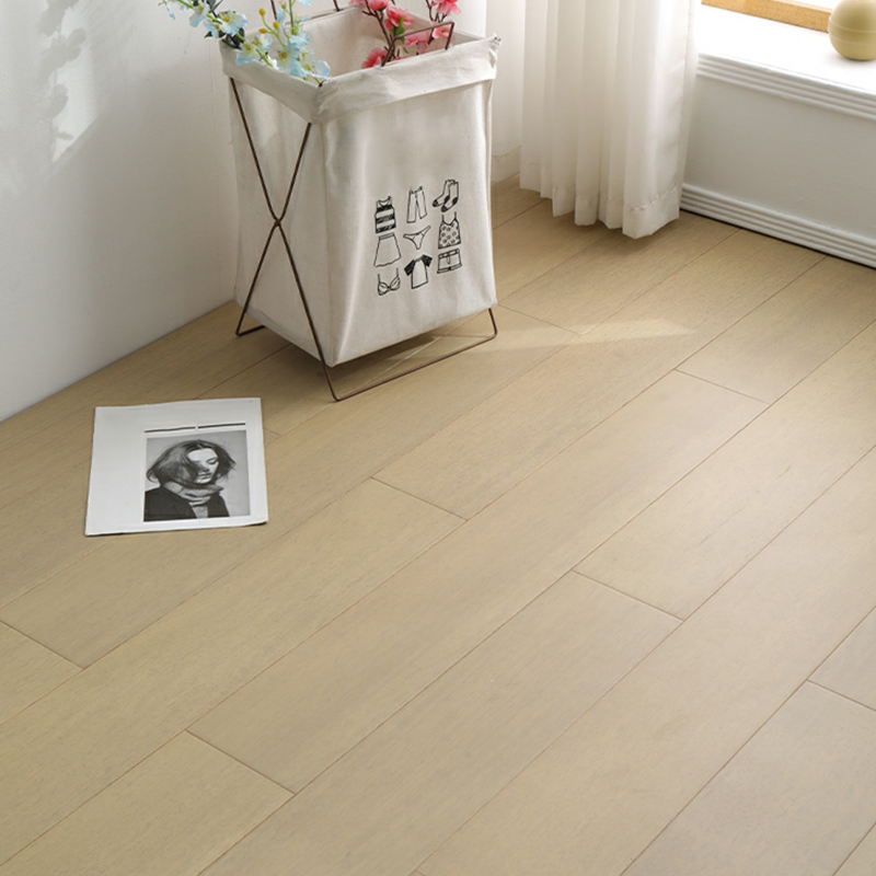 Kasai Light Wood Click-Lock Solid Wood Flooring - Waterproof and Scratchresistant - Modern Styling