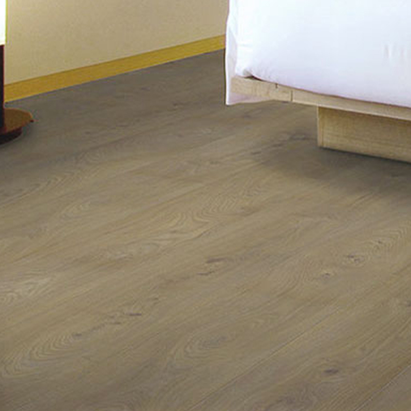 Waterproof Scratch Resistant Laminate Flooring Planks - Natural Brown Finish for Your Living Space