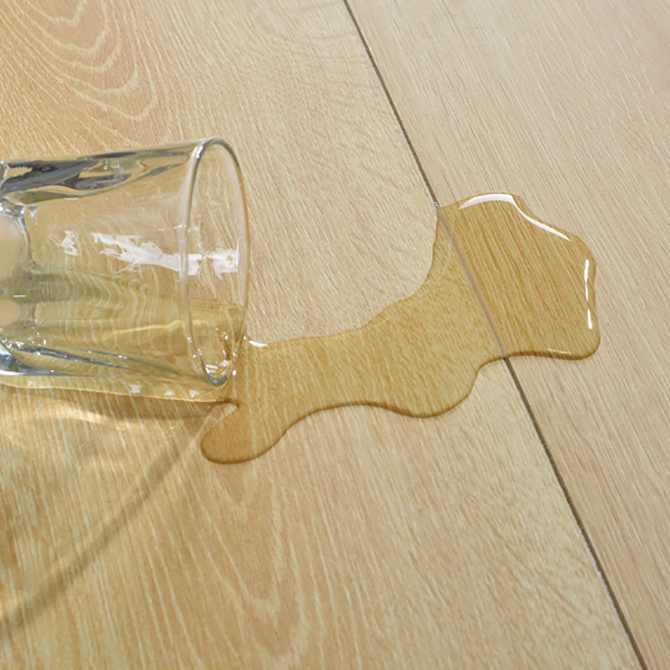 Fashionable 12mm Laminate Flooring - Water-Resistant Planks for Contemporary Living Spaces