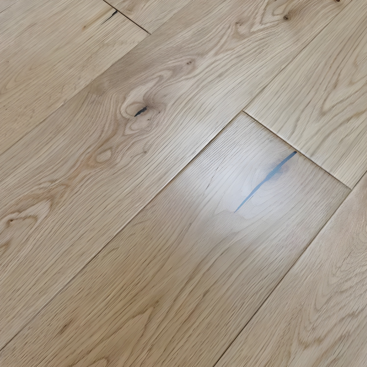 Smooth Solid Wood Click-Lock Hardwood Flooring - Modern Style