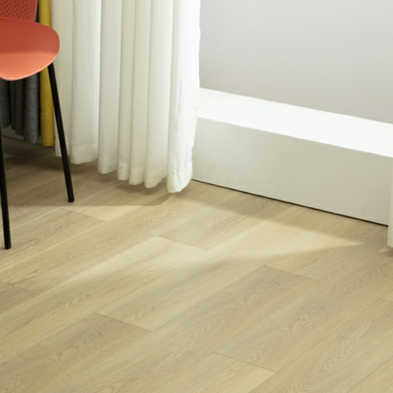 Low Gloss Brown Laminate Wood Planks with Scratch and Fire Resistant Finish for Living Space