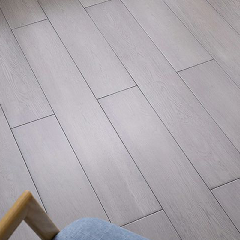 Modern Oak Hardwood Flooring with Smooth Surface Texture and Matte Finish