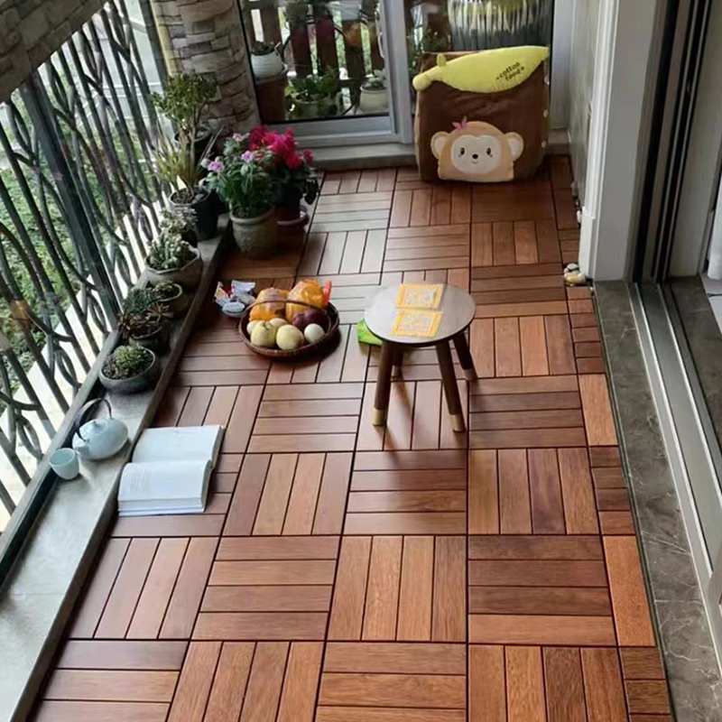 Medium Wood Tone Solid Wood Click-Lock Hardwood Flooring for Elegant and Timeless Interiors