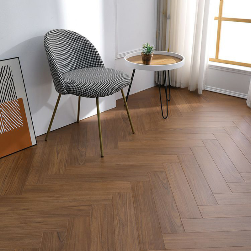 Waterproof Low Gloss Laminate Wood Planks in Smooth Finish for Living Space