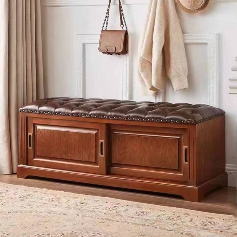 Auburn Classic Shoe Bench with Nailhead Design and Stitch-tufted Detail