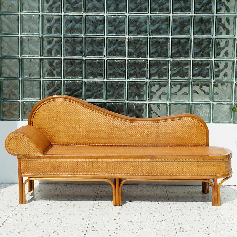 Casual Solid Colour Indoor Chaise with Left-Arm Orientation and Round Arm, Reclining Feature